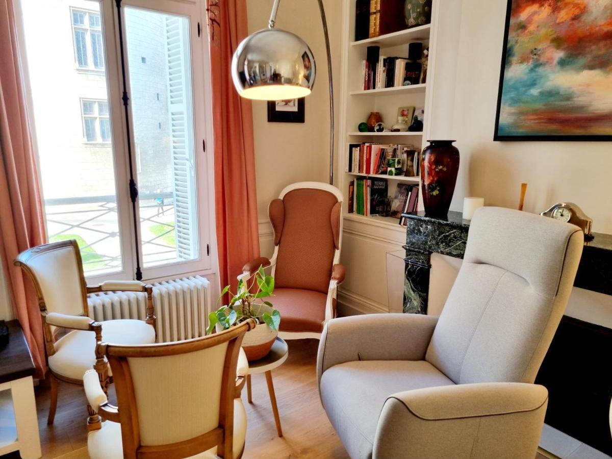 Face A L'Hotel De Ville Grand Et Lumineux Appartement Angouleme Luaran gambar