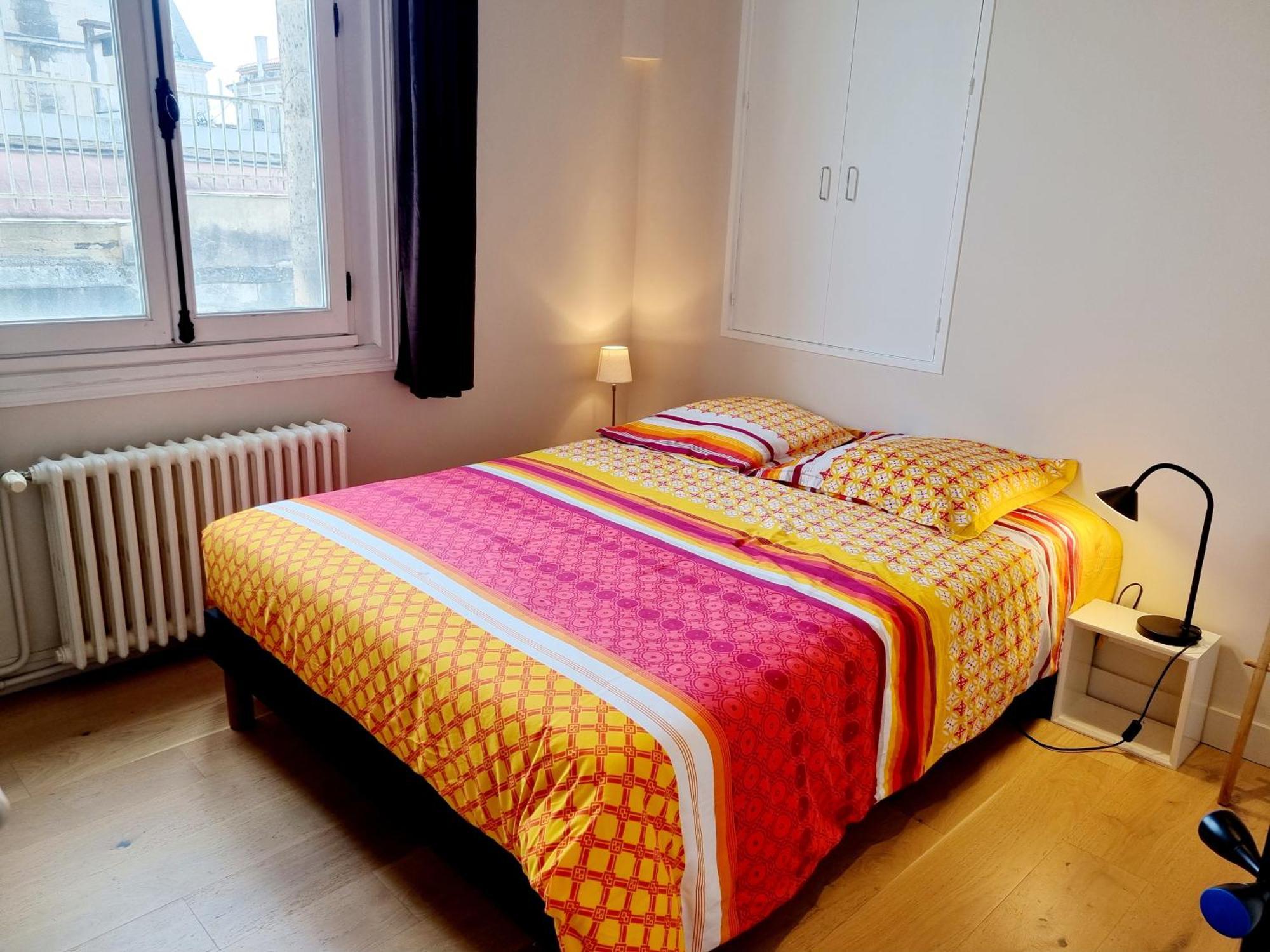 Face A L'Hotel De Ville Grand Et Lumineux Appartement Angouleme Bilik gambar